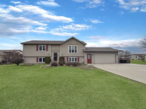 2012 24th Ave, Menominee, MI 49858