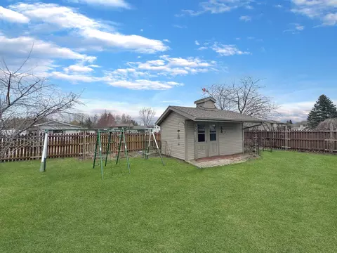 Exterior - 2012 24th Ave, Menominee, MI 49858 photo 6 of 11