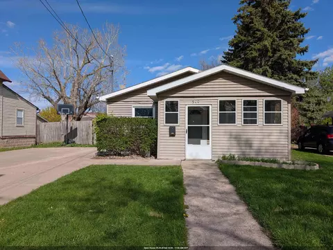 544 Grand St, Oshkosh, WI 54901