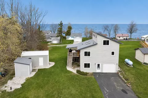 10890 N Bay Shore Rd, Brussels, WI 54204