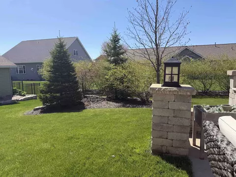 Exterior - 4873 W Jack Pine Ct, Appleton, WI 54913 photo 6 of 12