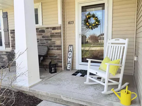 Exterior - 4873 W Jack Pine Ct, Appleton, WI 54913 photo 3 of 12