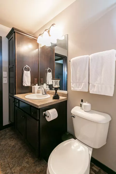 Bath - 4873 W Jack Pine Ct, Appleton, WI 54913 photo 5 of 5