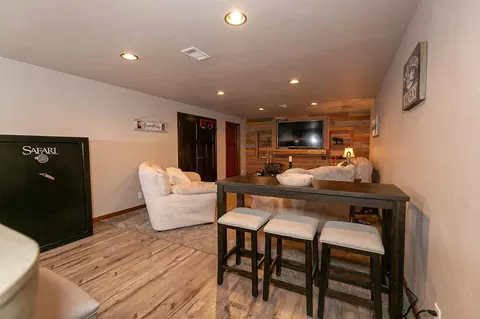Living - 4873 W Jack Pine Ct, Appleton, WI 54913 photo 5 of 6