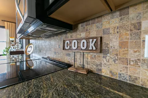 Kitchen - 4873 W Jack Pine Ct, Appleton, WI 54913 photo 5 of 5