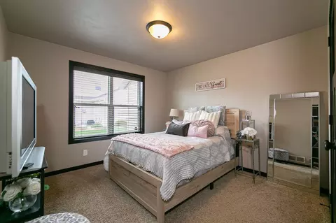 Bedroom - 4873 W Jack Pine Ct, Appleton, WI 54913 photo 3 of 4