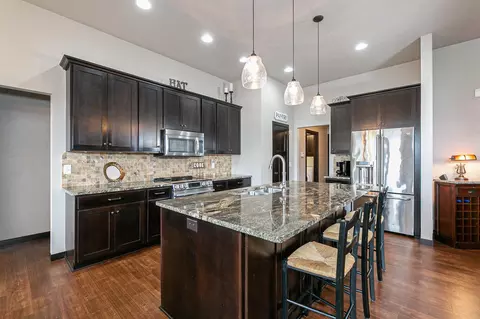 Kitchen - 4873 W Jack Pine Ct, Appleton, WI 54913 photo 2 of 5