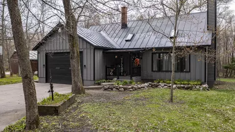 e2049 South Westgate Acres Road, Waupaca, WI 54981
