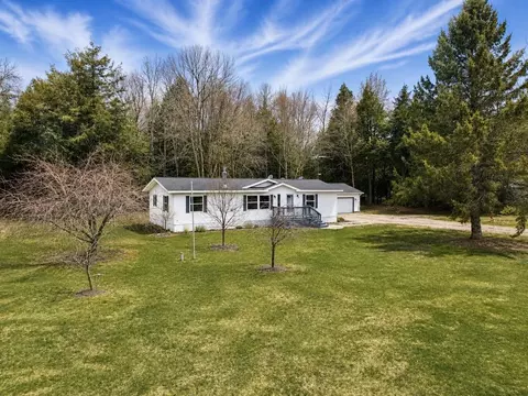 N4427 M-35 Highway, Menominee, MI 49858