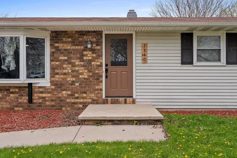 Exterior - 1540 E Plaza Dr, Appleton, WI 54915 photo 4 of 10