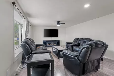 Living - 1540 E Plaza Dr, Appleton, WI 54915 photo 2 of 3