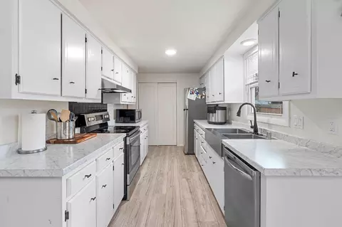 Kitchen - 1540 E Plaza Dr, Appleton, WI 54915 photo 1 of 4
