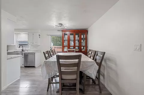 Dining - 1540 E Plaza Dr, Appleton, WI 54915 photo 2 of 2