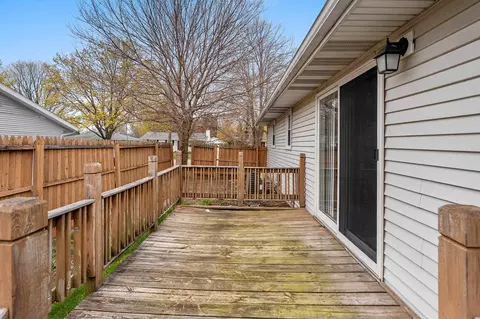 Exterior - 1540 E Plaza Dr, Appleton, WI 54915 photo 7 of 10