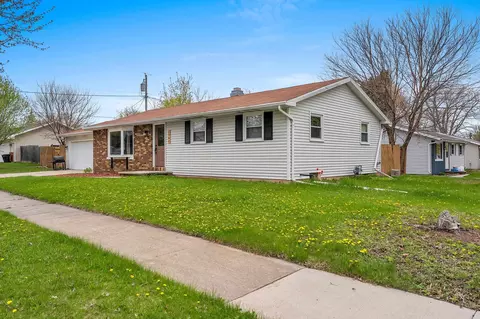 Exterior - 1540 E Plaza Dr, Appleton, WI 54915 photo 3 of 10