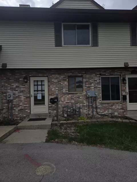 890 Bishop Ct, Fond Du Lac, WI 54935