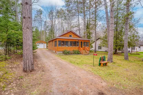 13412 Kresse Ln, Mountain, WI 54149