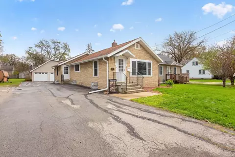517 Abrams St, Green Bay, WI 54302