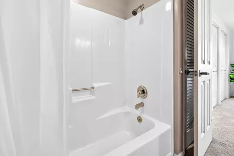 Bath - 1237 W Nicolet Cercle, Appleton, WI 54914 photo 3 of 5