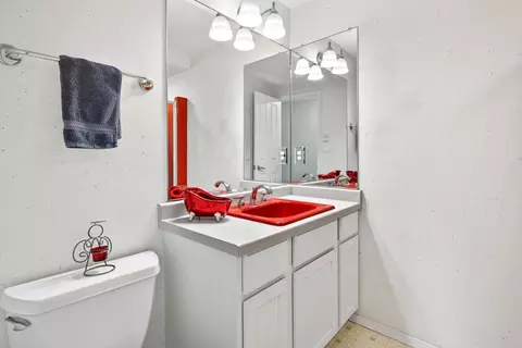 Bath - 1237 W Nicolet Cercle, Appleton, WI 54914 photo 4 of 5