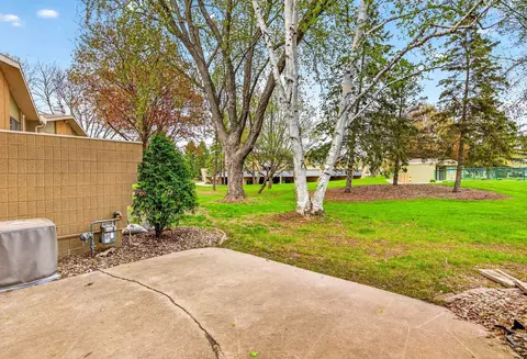 Exterior - 1237 W Nicolet Cercle, Appleton, WI 54914 photo 4 of 9