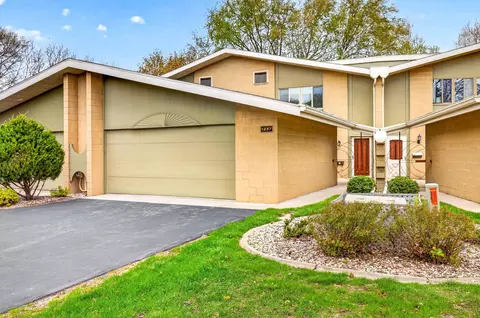 Exterior - 1237 W Nicolet Cercle, Appleton, WI 54914 photo 9 of 9