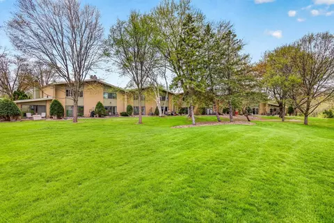 Exterior - 1237 W Nicolet Cercle, Appleton, WI 54914 photo 8 of 9