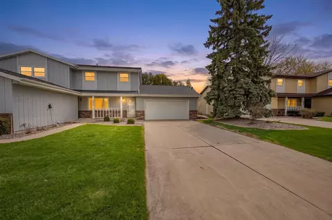 422 Silver Spring Dr, Green Bay, WI 54303