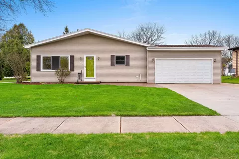 860 Fribourg St, De Pere, WI 54115