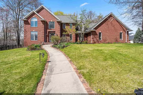 2964 S Telemark Cir, Green Bay, WI 54313