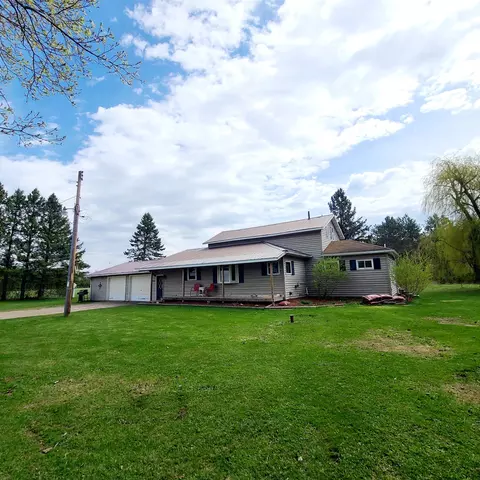 7460 Danielczak Rd, Armstrong Creek, WI 54103