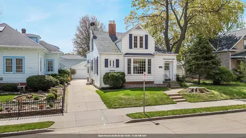 1119 E Parkway Ave, Oshkosh, WI 54901