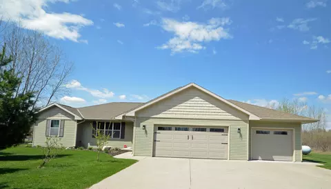 5548 Oak Orchard Rd, Abrams, WI 54101