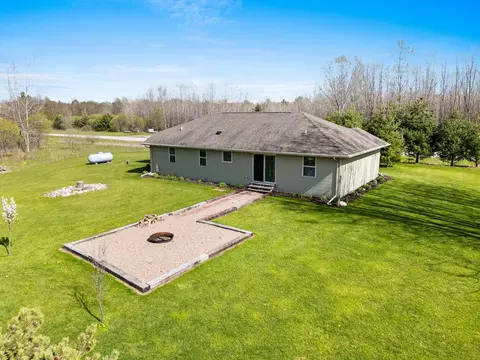 Exterior - 5548 Oak Orchard Rd, Abrams, WI 54101 photo 5 of 10