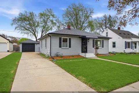 1802 S Adams St, Appleton, WI 54915