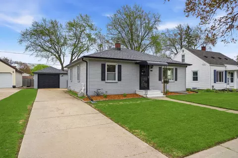 1802 S Adams St, Appleton, WI 54915