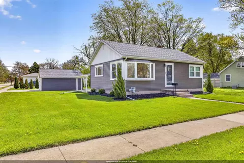 1432 Evans St, Oshkosh, WI 54901