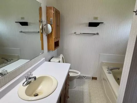 Bath - n8901 County Road G, Saint Cloud, WI 53079 photo 2 of 4