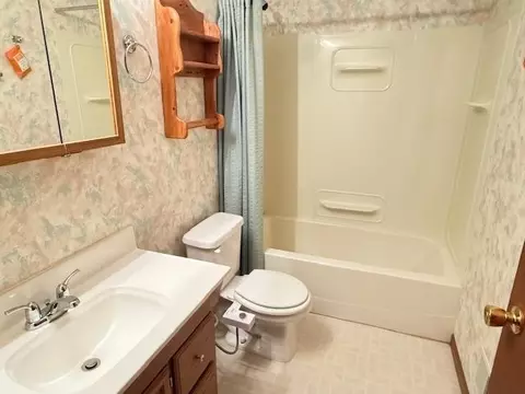 Bath - n8901 County Road G, Saint Cloud, WI 53079 photo 4 of 4