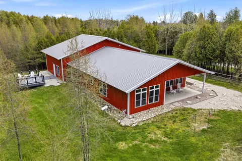 704 N Forest Dr, Forestville, WI 54213