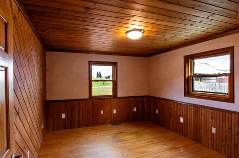 Bedroom - 13331 Pine Rd, Suring, WI 54174 photo 1 of 4