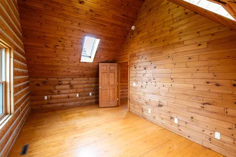 Bedroom - 13331 Pine Rd, Suring, WI 54174 photo 4 of 4
