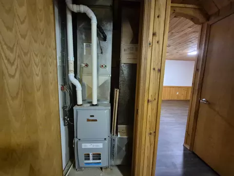 Entry Way - 13331 Pine Rd, Suring, WI 54174 photo 3 of 3