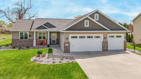 889 W Hubble Ln, Appleton, WI 54913