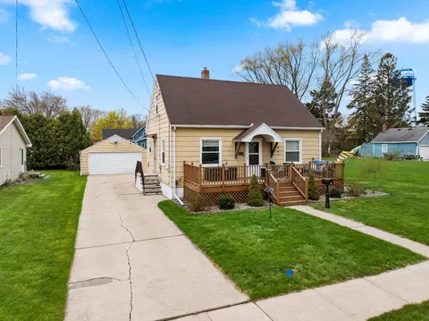 817 Elm St, De Pere, WI 54115