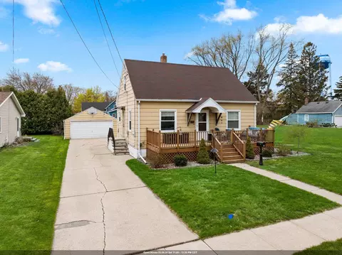 817 Elm St, De Pere, WI 54115