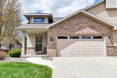1241 Prairie Falcon Trl, Green Bay, WI 54313