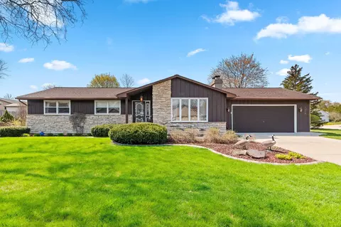 2218 Town Hall Rd, Green Bay, WI 54311