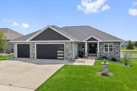 3492 Mayapple Dr, Green Bay, WI 54311