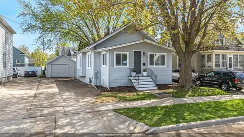 821 W 6th Ave, Oshkosh, WI 54902